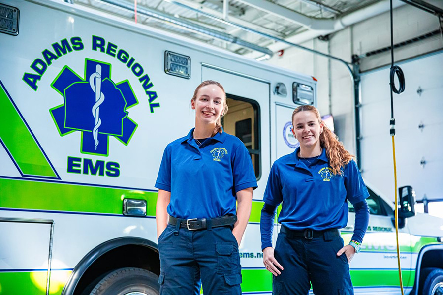 Anne Harrower ’25 and Mackenzie Szlosek ’25