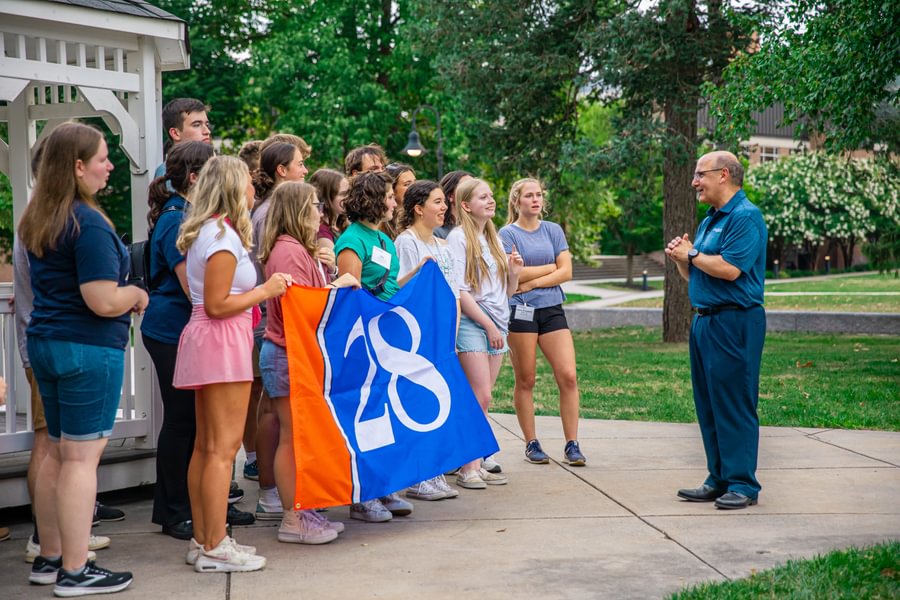 Students from the Class of 2028 meet Gettysburg President Bob Iuliano